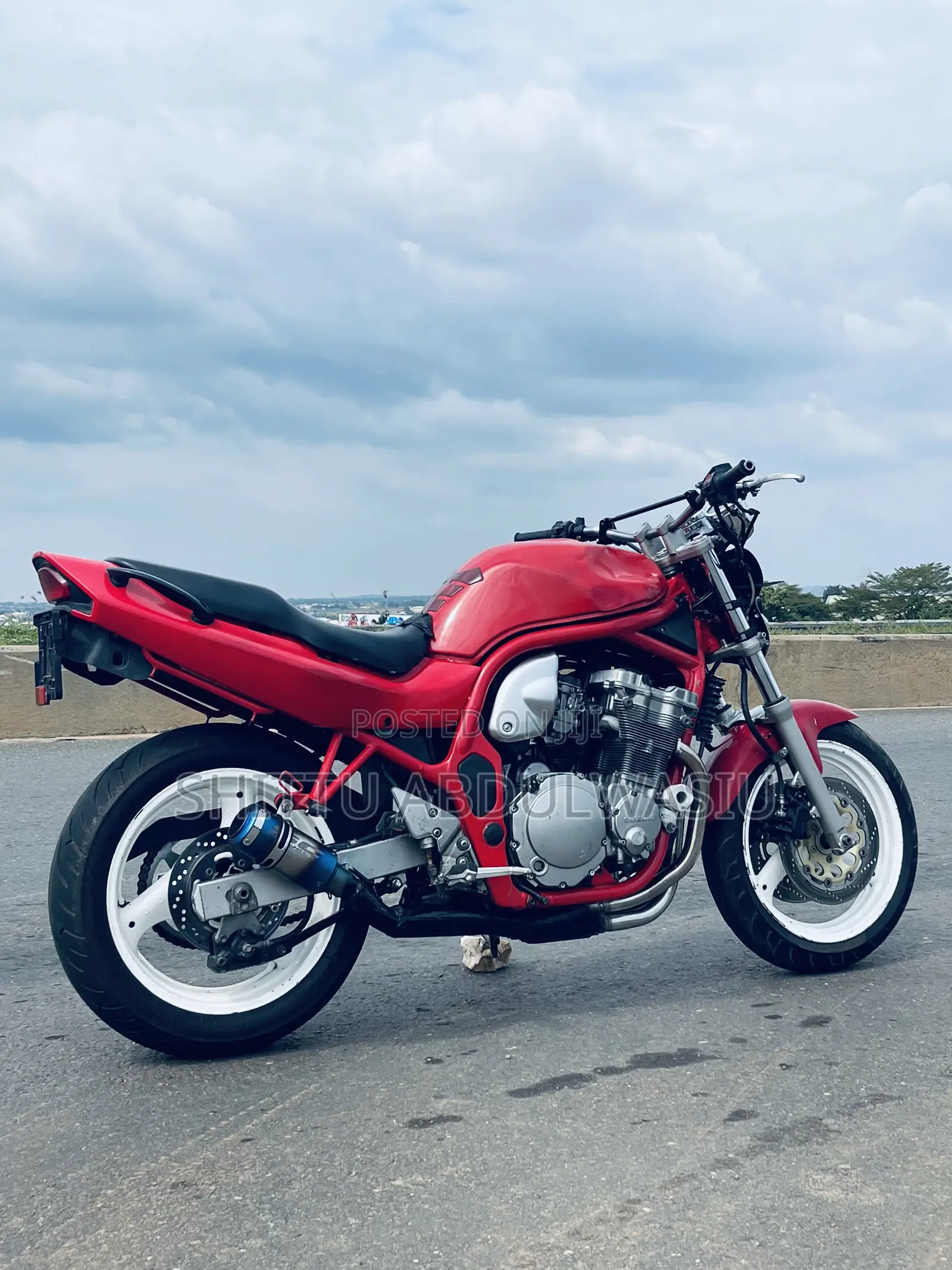 Suzuki Bandit 2004 Red
