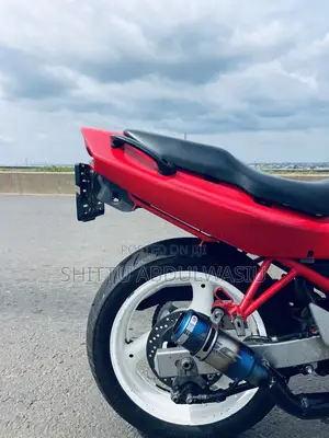 Suzuki Bandit 2004 Red