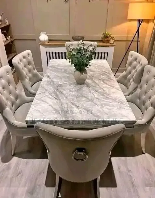 Agreeable 5 Seater Dinning Table