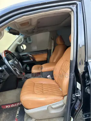 Toyota Land Cruiser 2010 Black