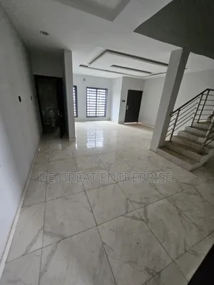 4bdrm Townhouse / Terrace in Private, Gaduwa for rent