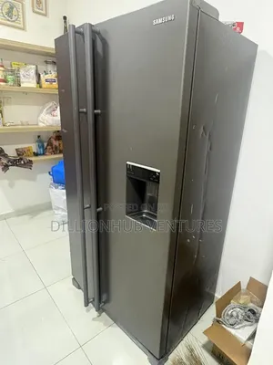 Samsung 640litres Side by Side Fridge & Freezer With Automated Lock!
