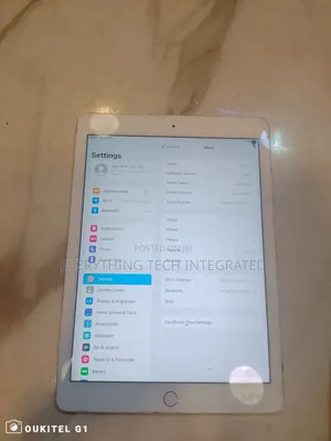 Apple iPad Air 16 GB Gray