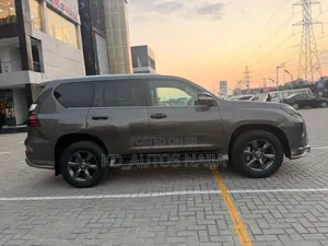 Lexus GX 2011