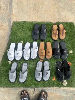 Footwear/Slides