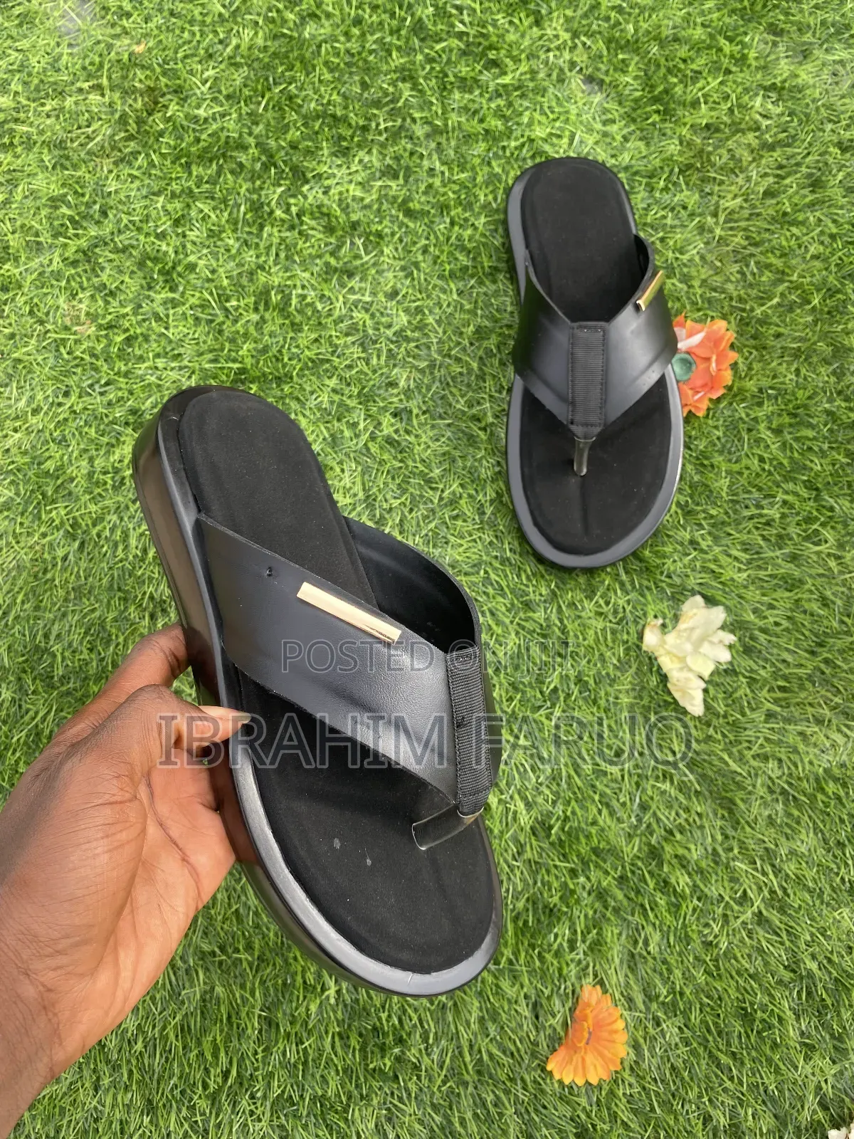 Footwear/Slides