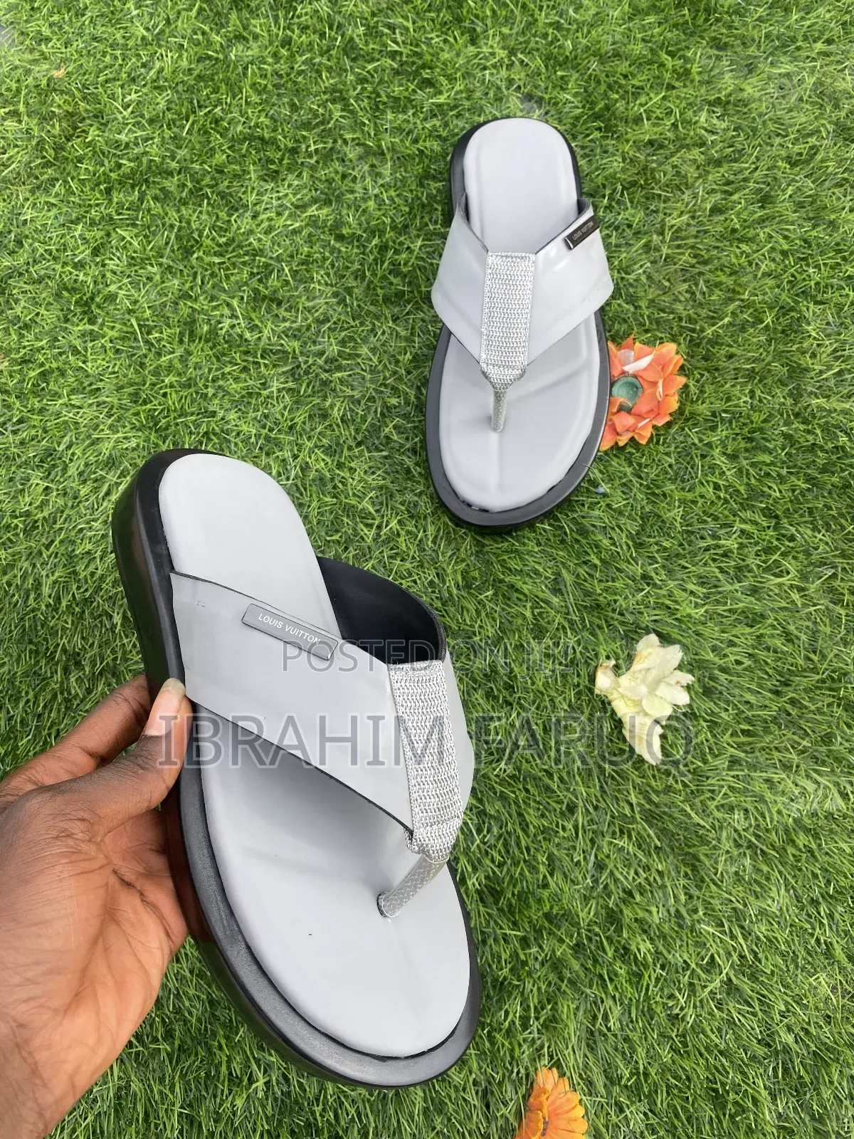 Footwear/Slides