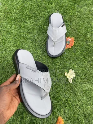 Footwear/Slides