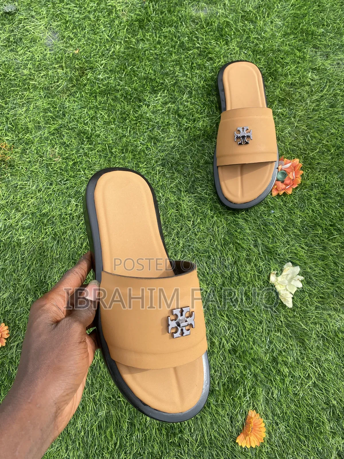 Footwear/Slides