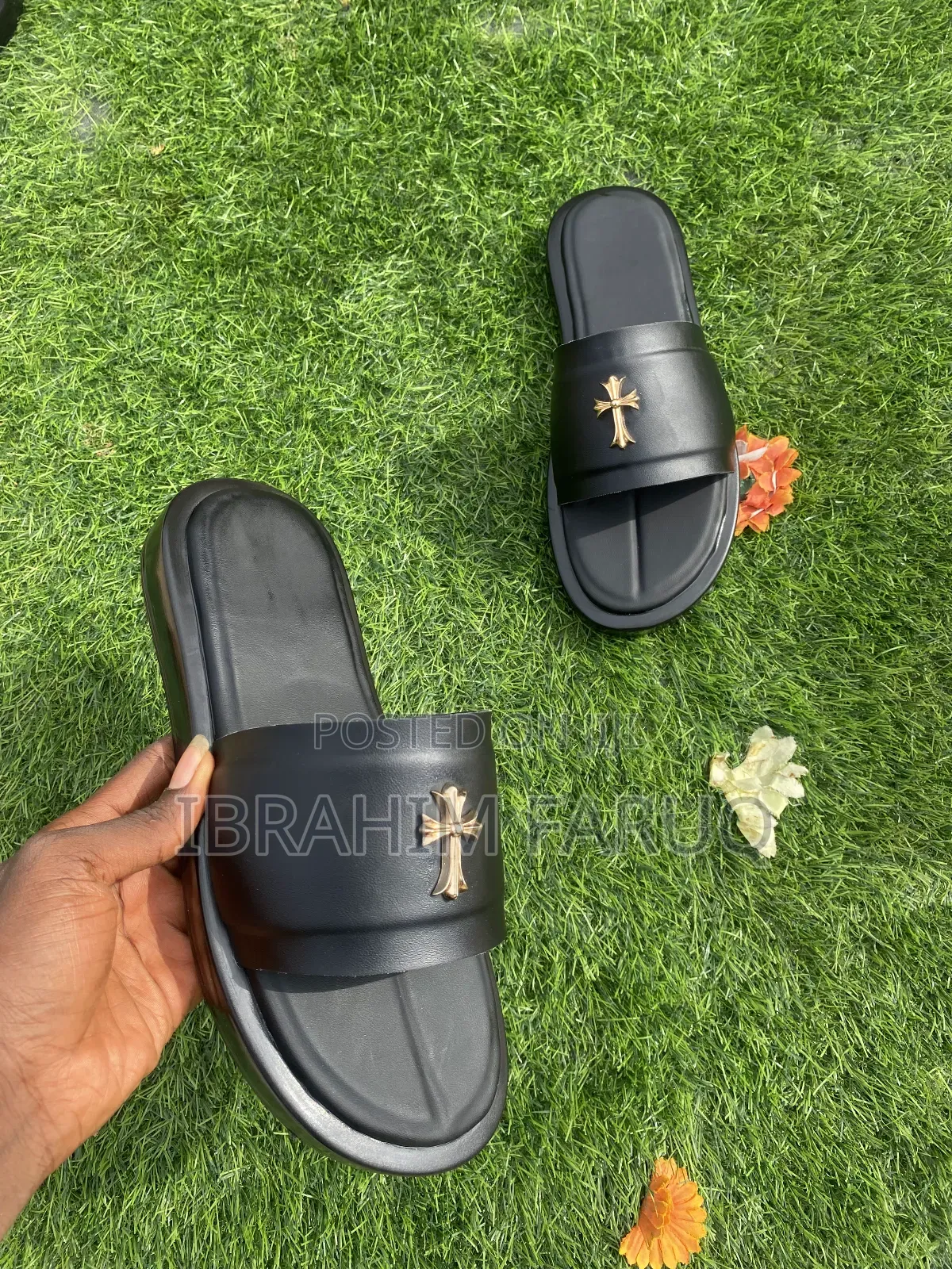 Footwear/Slides