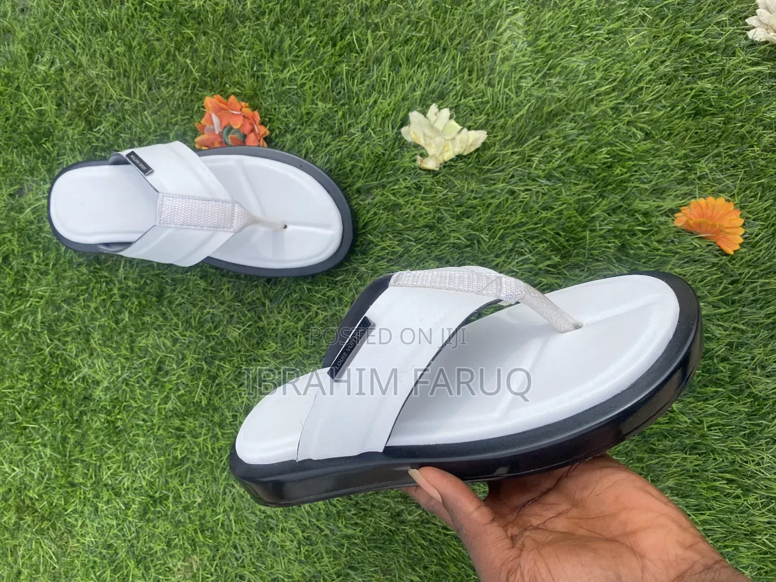 Footwear/Slides