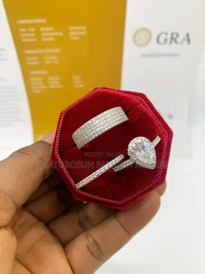 VVS Moissanite Diamond Ring
