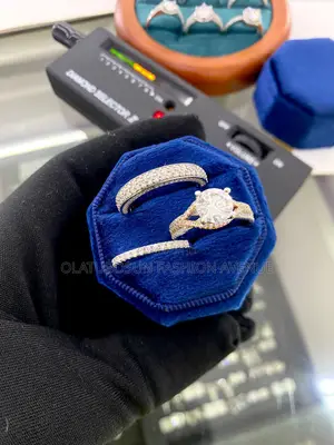 VVS Moissanite Diamond Ring