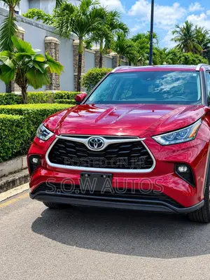 Toyota Highlander XLE 2021