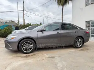 Toyota Camry SE 4dr Sedan (2.5L 4cyl 6A) 2015 Gray