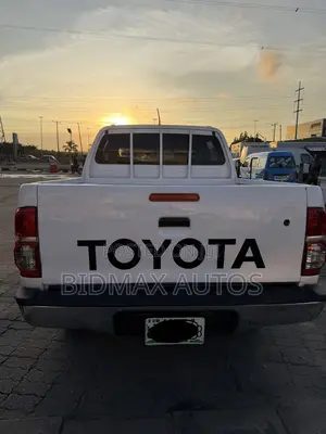 Toyota Hilux 2.0 VVT-i 2012 White