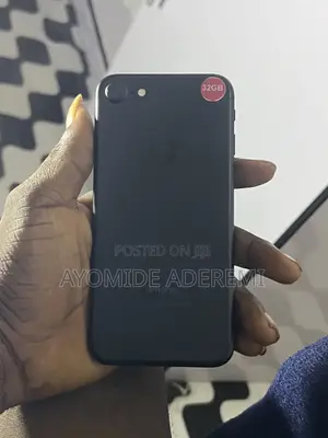 Apple iPhone 7 32 GB Black