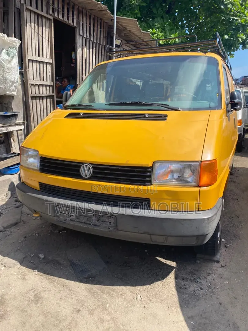 Volkswagen Transporter 2002 Yellow