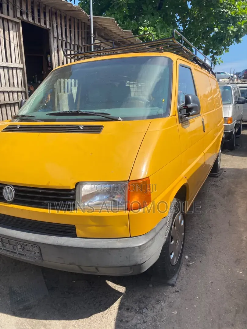 Volkswagen Transporter 2002 Yellow