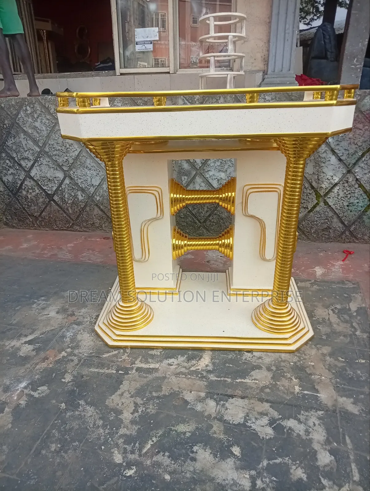Quality Modern Gold Church Pulpit