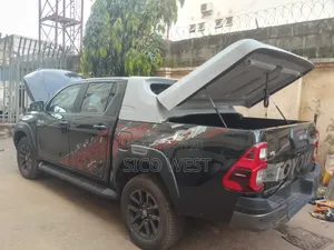 Hilux Adventure Booth Carryboy Cover