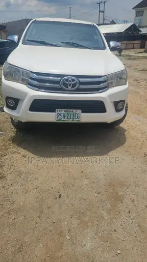 Toyota Hilux 2017 White