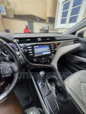 Toyota Camry SE Nightshade FWD 2020 Beige