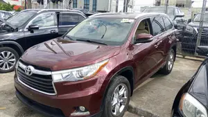 Toyota Highlander LE 4dr SUV AWD (3.5L 6cyl 6A) 2015 Red