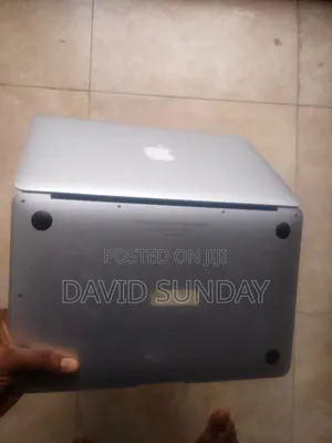 Laptop Apple MacBook Air 2011 2GB Intel Core i5 SSD 60GB