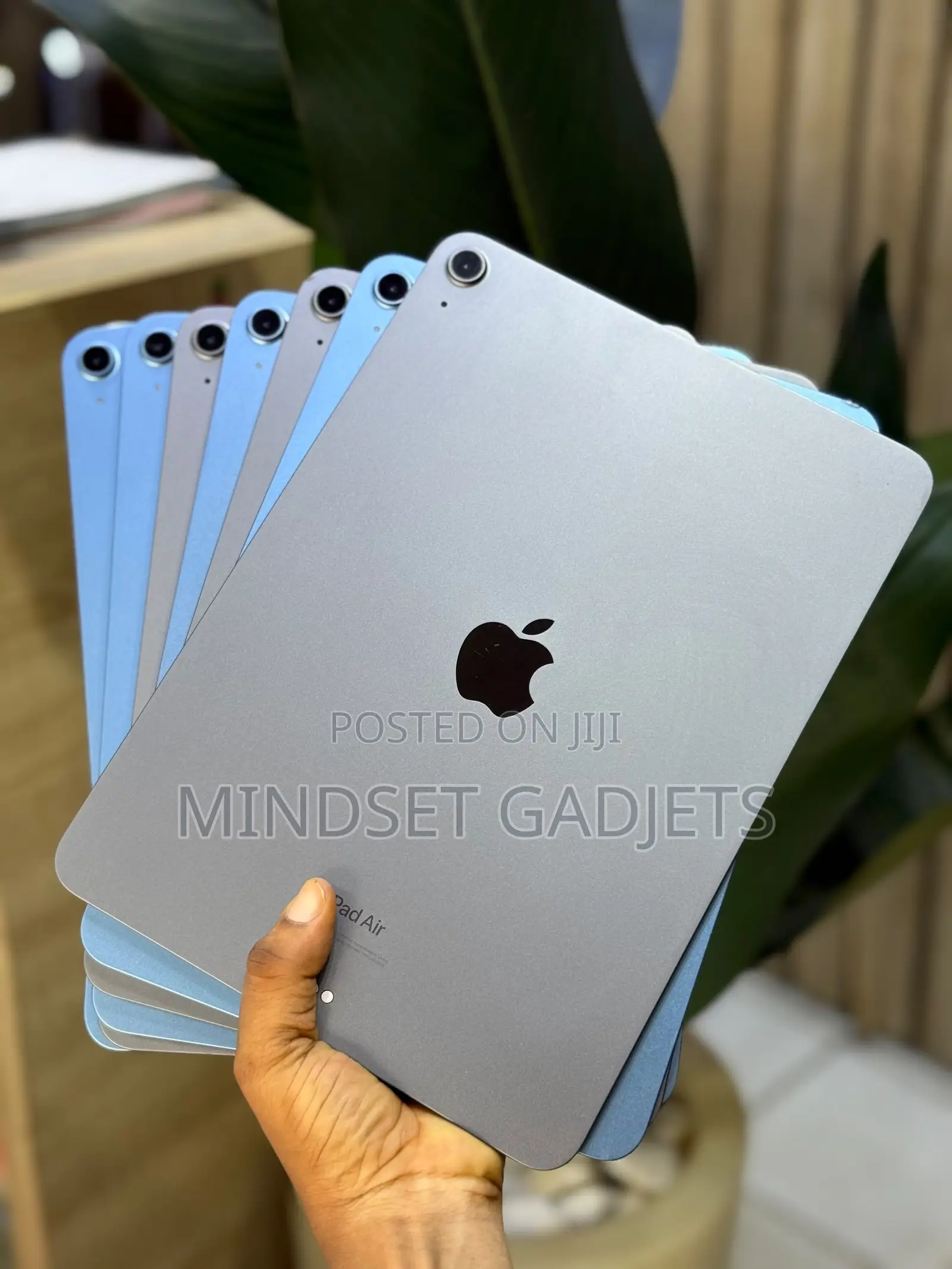 Apple iPad Air (2022) 64 GB Gray