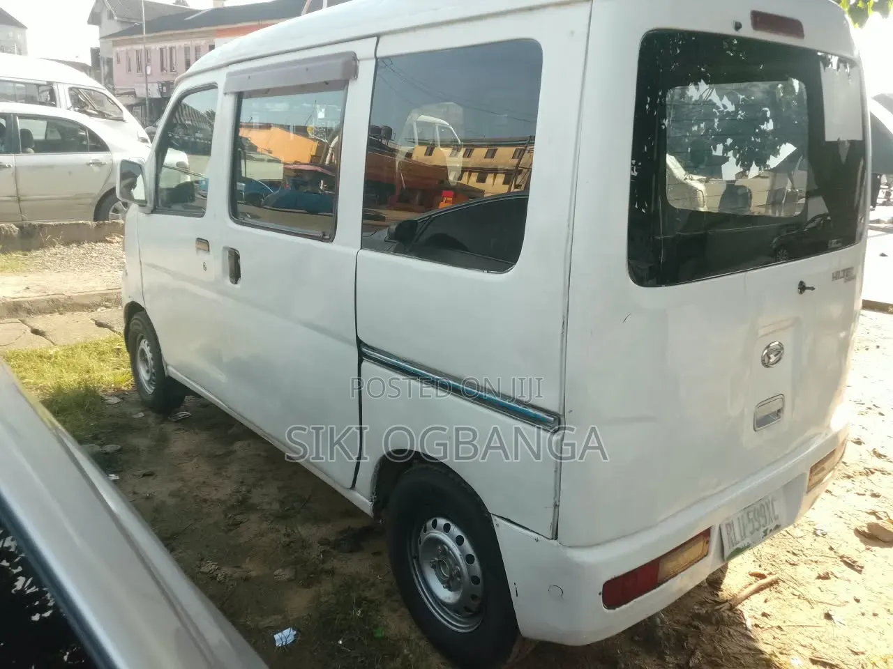 Daihatsu Hijet 2012 White