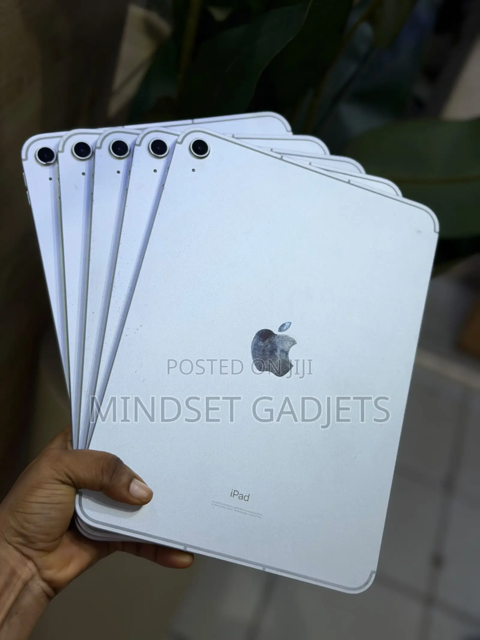 Apple iPad Air (2022) 64 GB Gray
