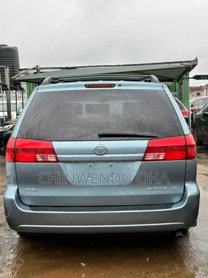 Toyota Sienna 2005 Green
