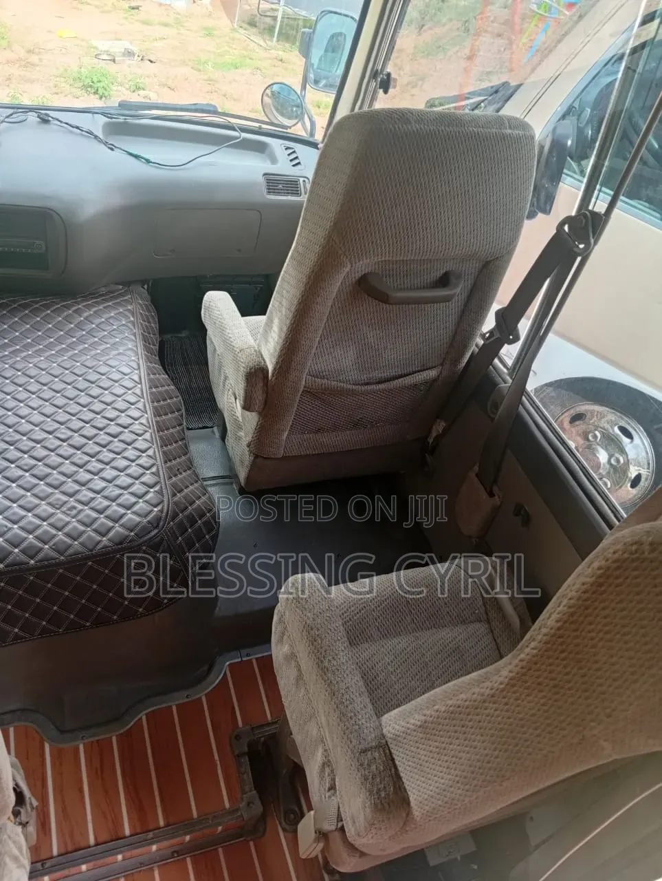 Toyota Coaster 2010 Gold
