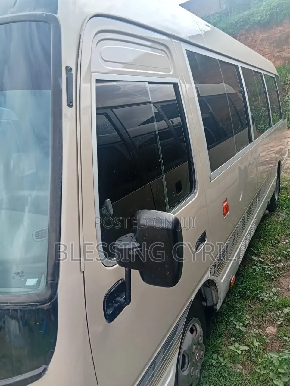 Toyota Coaster 2010 Gold