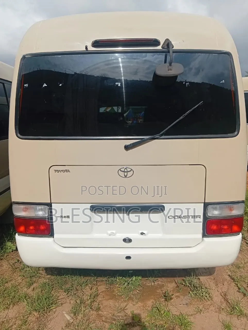 Toyota Coaster 2010 Gold