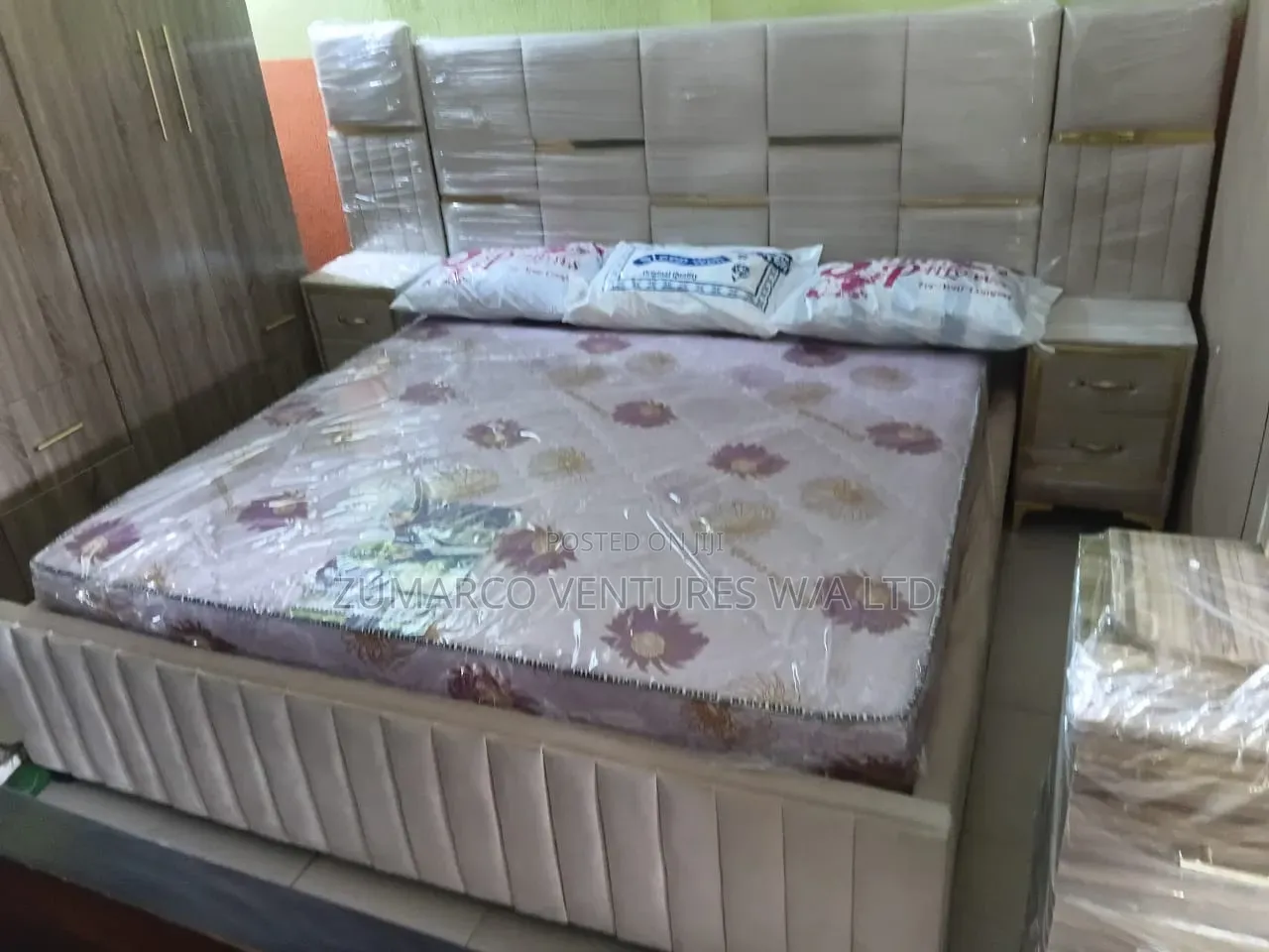 6 by 6 Bedroom Set With Bedside Drawers and Dressing Mirror