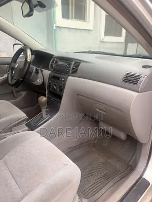 Toyota Corolla LE 2004 Silver