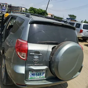 Toyota RAV4 2008 Green