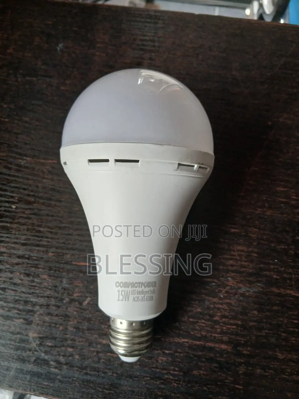 15W Solar Rechargeable LED Bulb