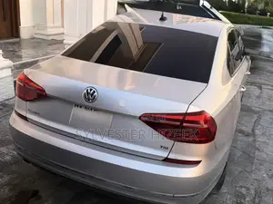 Volkswagen Passat 2019 Silver