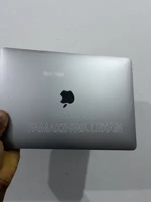 Laptop Apple MacBook Pro 2017 16GB Intel Core i7 SSD 512GB