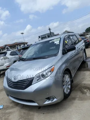 Toyota Sienna Limited 7 Passenger 2012 Silver