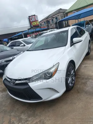 Toyota Camry SE 4dr Sedan (2.5L 4cyl 6A) 2015 White