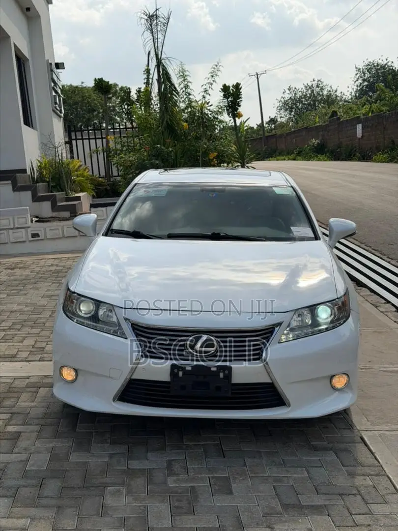 Lexus ES 350 FWD 2013 White