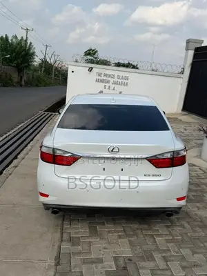 Lexus ES 350 FWD 2013 White