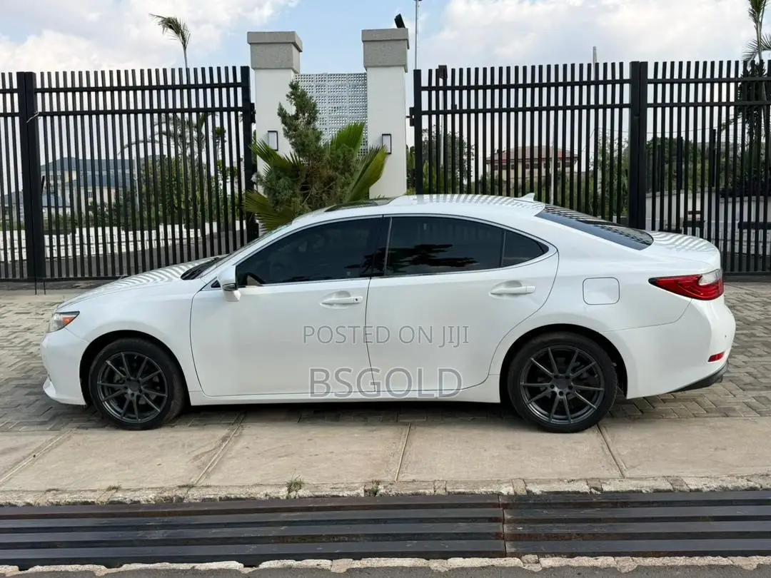 Lexus ES 350 FWD 2013 White