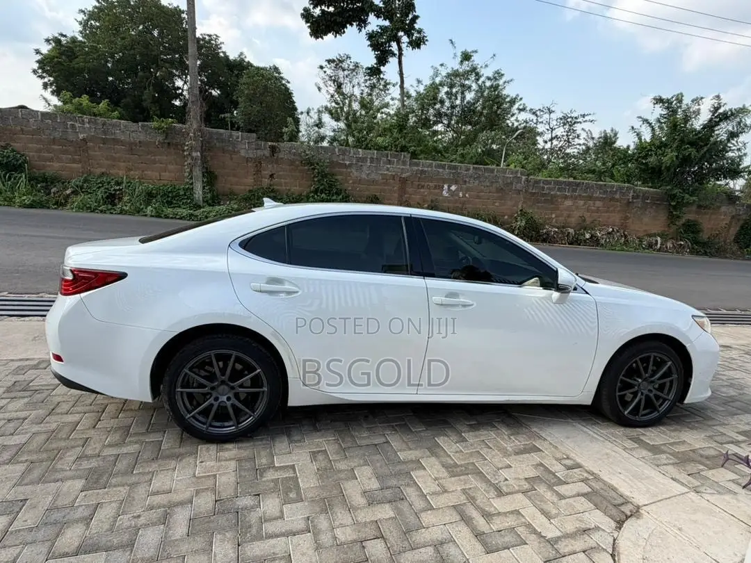 Lexus ES 350 FWD 2013 White