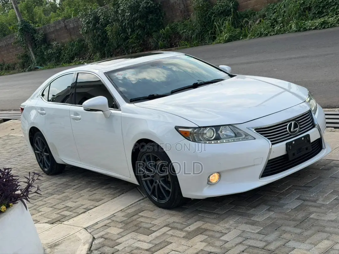 Lexus ES 350 FWD 2013 White