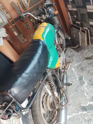 Bajaj Boxer 125 2021